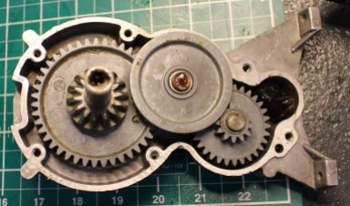 FixItWorkshop, Oct'17, Kenwood Chef A701a, showing idle gear.