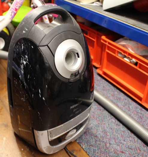 FixItWorkshop, Worthing, November'19, Miele Vacuum Cleaner with paint.